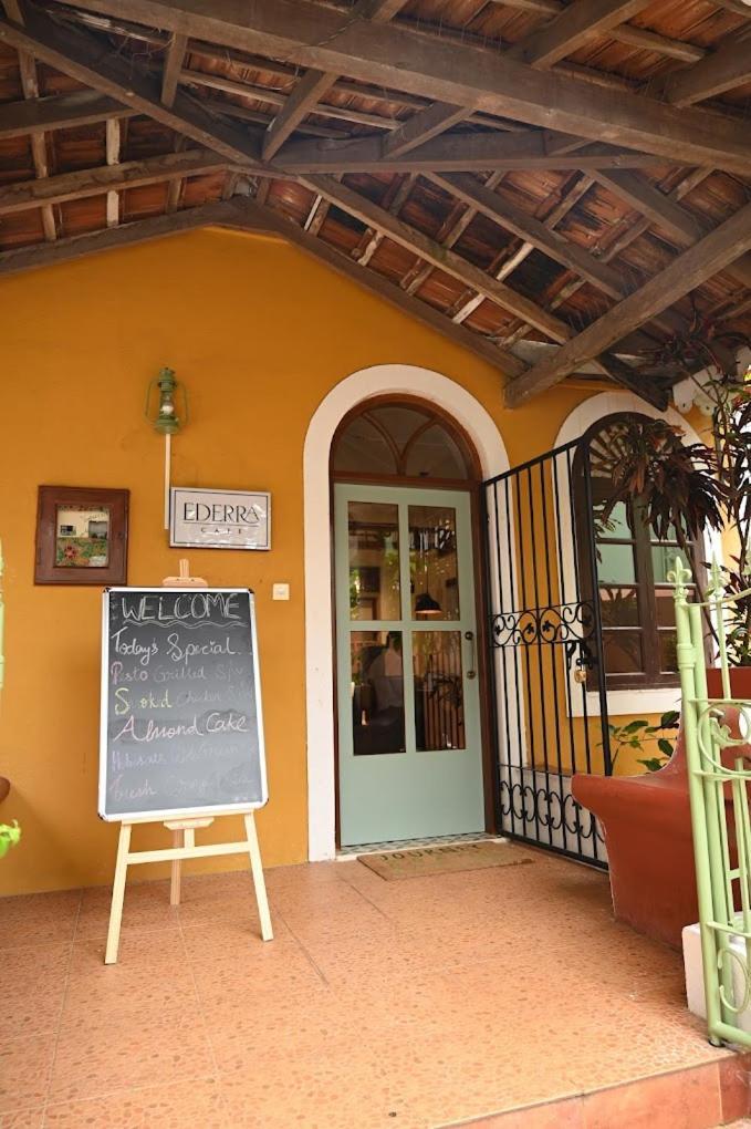 Ederra Stays & Cafe Pangim Exterior foto